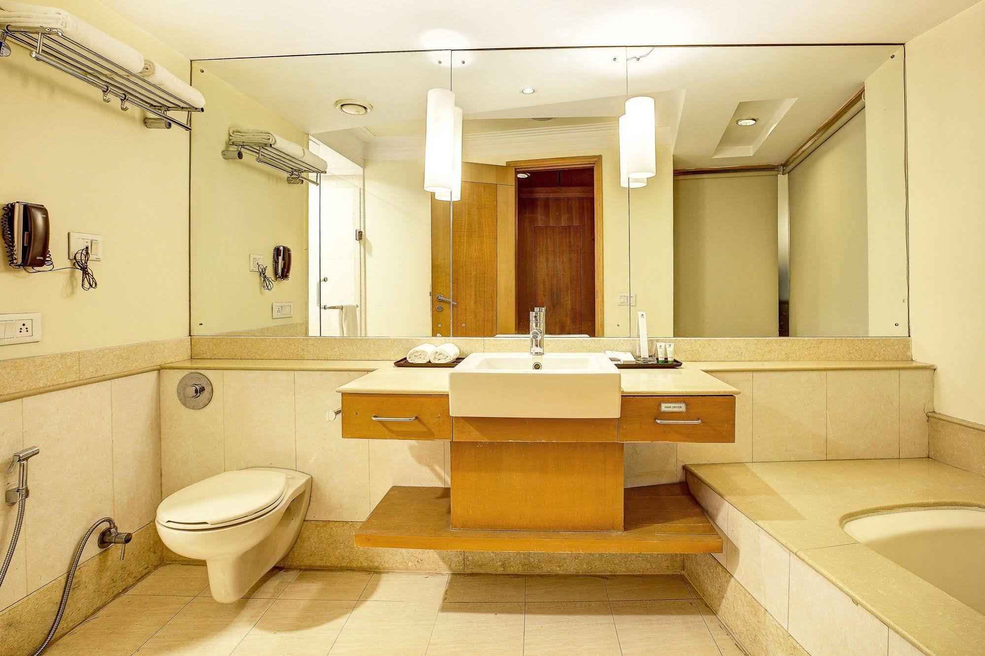 Western Court Chandīgarh מראה חיצוני תמונה