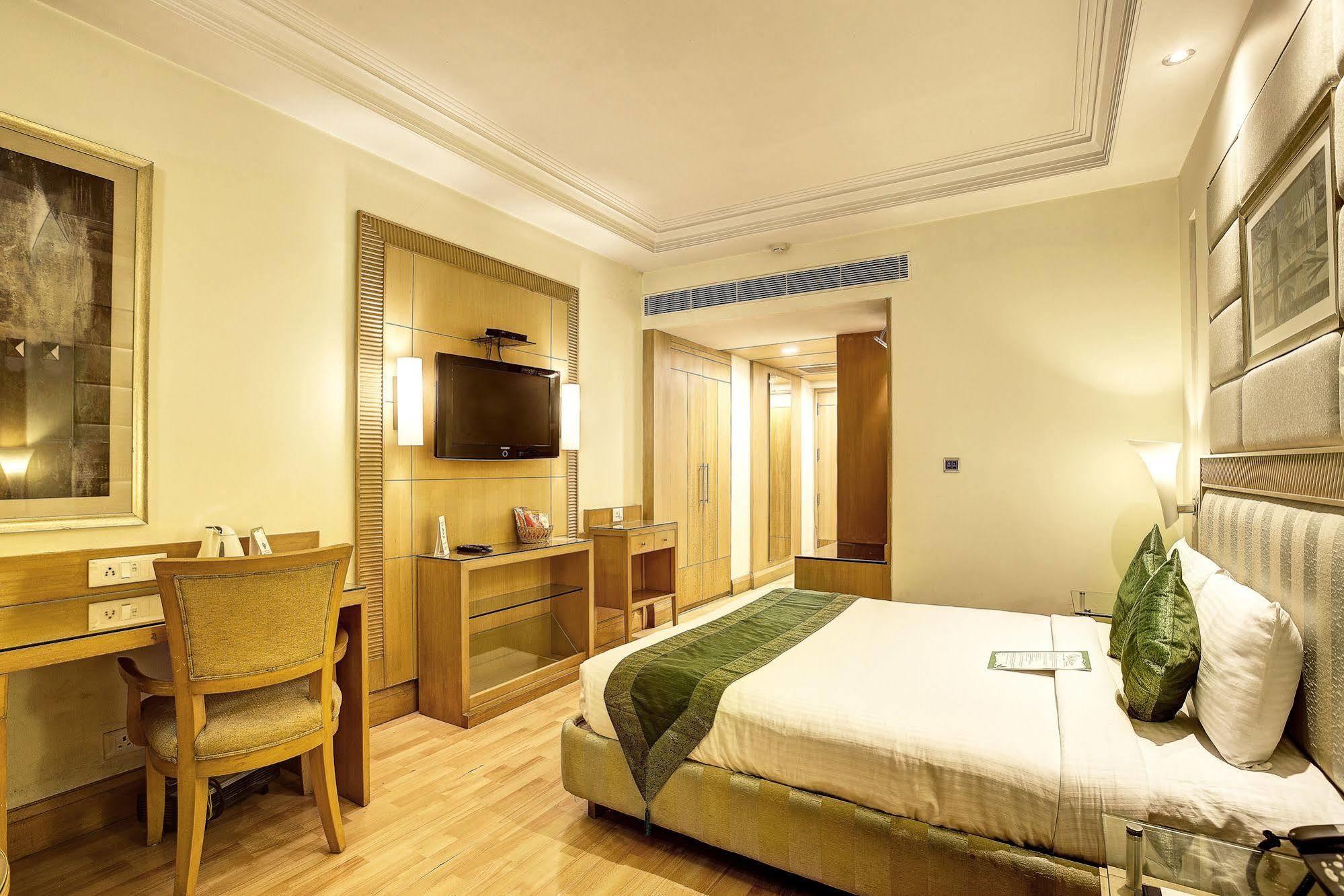 Western Court Chandīgarh מראה חיצוני תמונה