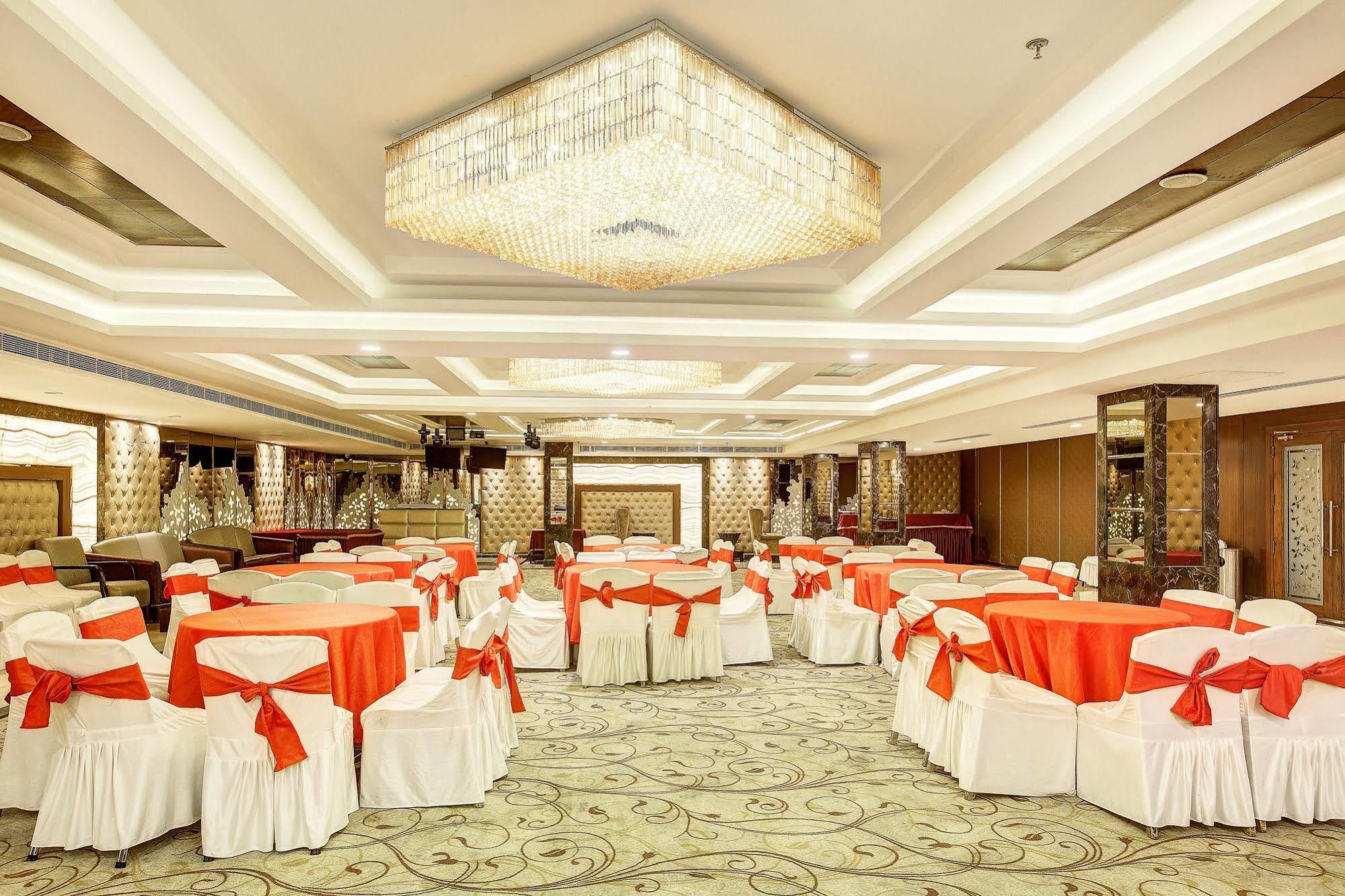 Western Court Chandīgarh מראה חיצוני תמונה