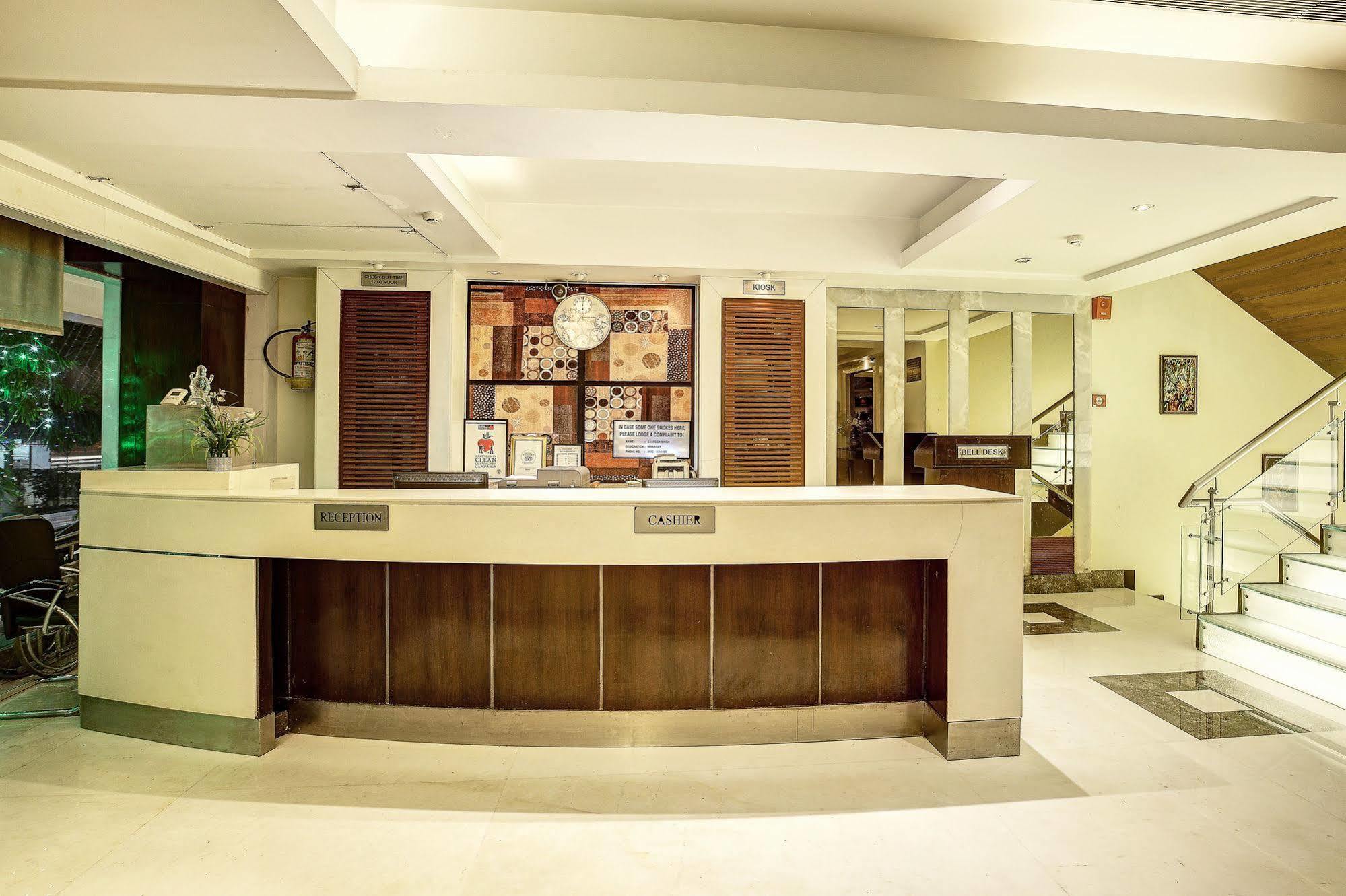 Western Court Chandīgarh מראה חיצוני תמונה