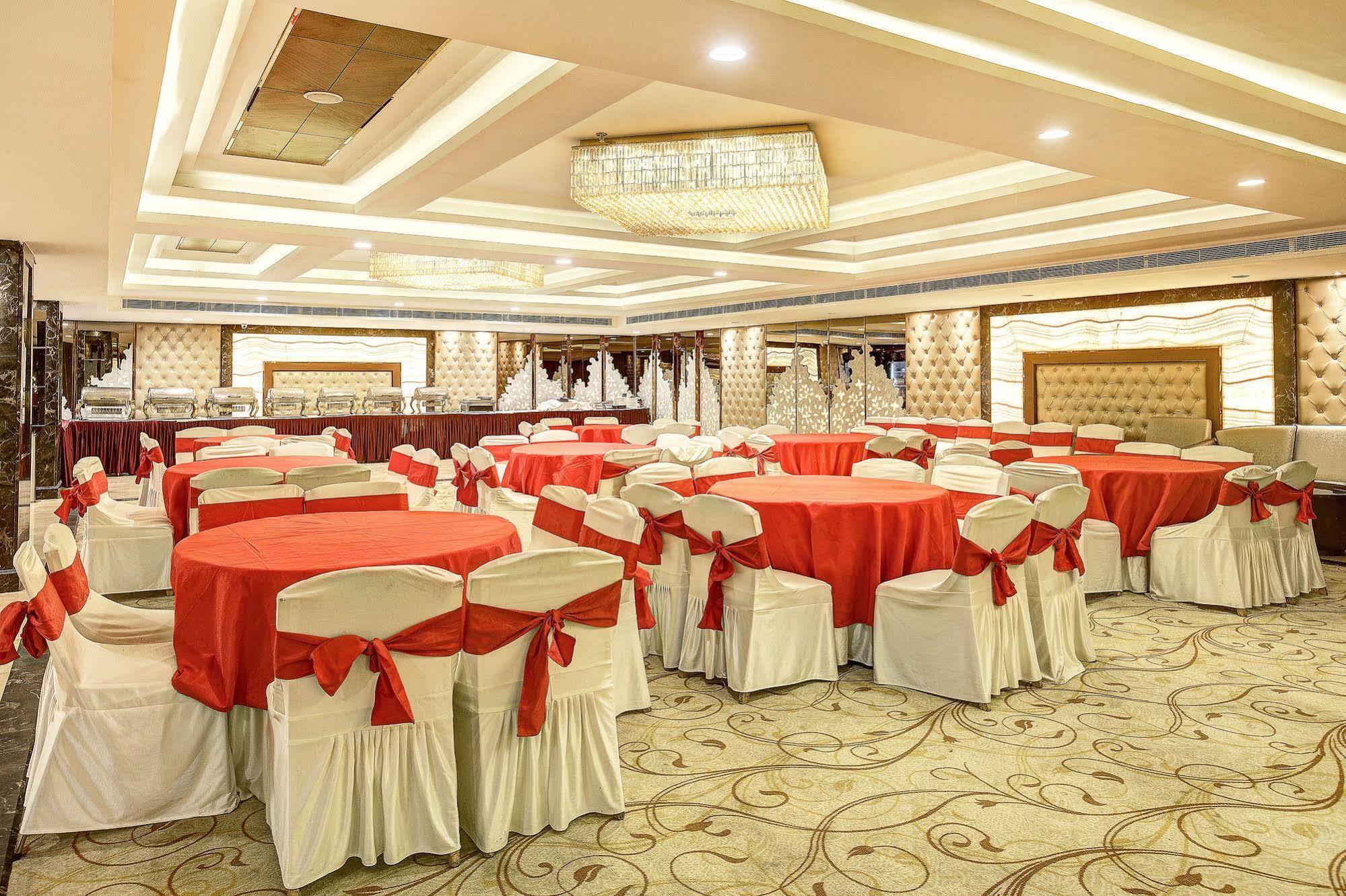Western Court Chandīgarh מראה חיצוני תמונה
